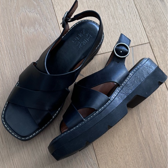 Naturalizer Women Halifax Leather Slingback Sports
Sandal - Picture 3 of 6